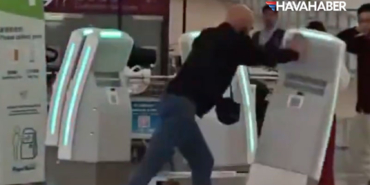 Hong-Kong-Havalimanı’nda-şok-görüntüler--İngiliz-turist-terminali-savaş-alanına-çevirdi!