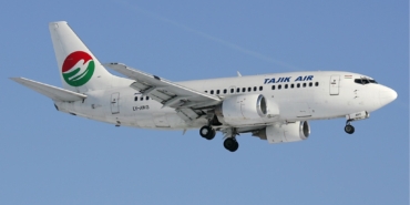 Tajik_Air_Boeing_737-500_Pichugin