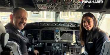 Gökyüzünde-Duygusal-Bayrak-Yarışı!-SunExpress’te-bir-devir-kapandı--Kaptan-Akman-Sarıhan-son-uçuşunda-kumandayı-kızına-devretti...