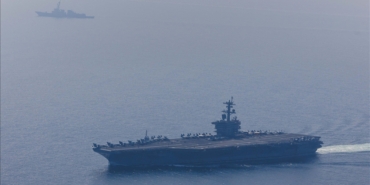 İran Devrim Muhafızları Abraham Lincoln Uçak Gemisi 4 İran füzesiyle hedef alındı