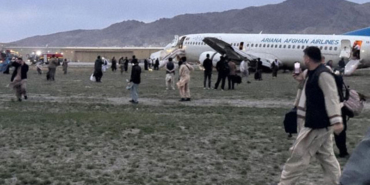 Kabil’de-Boeing-737-Pistten-Çıktı!-Yolcular-Kaydıraklarla-Tahliye-Edildi