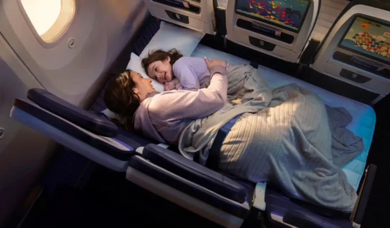 United_Airlines__Relax_Row