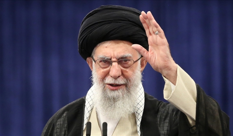 İran lideri Ayetullah Ali Hamaney ABD’nin hava saldırısında öldü