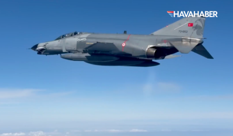 Karadeniz’de F-4E/2020 ile Eğitim Uçuşu