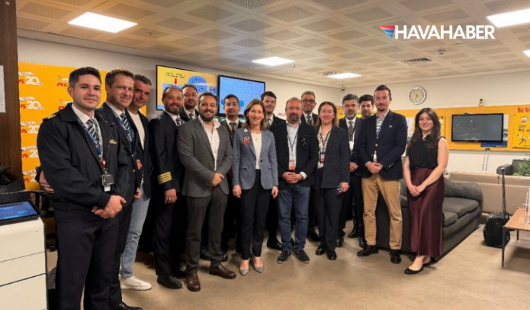 Pegasus CEO’su Güliz Öztürk, Dünya Pilotlar Günü’nde Pilotlarla Buluştu