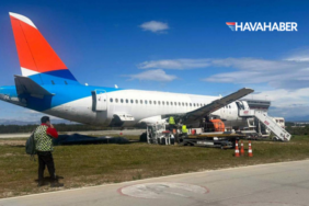 Antalya’da hurdaya ayrılan Sukhoi Superjet 100’ün söküm çalışmaları başladı