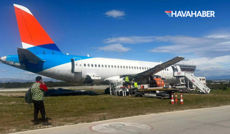 Antalya’da hurdaya ayrılan Sukhoi Superjet 100’ün söküm çalışmaları başladı