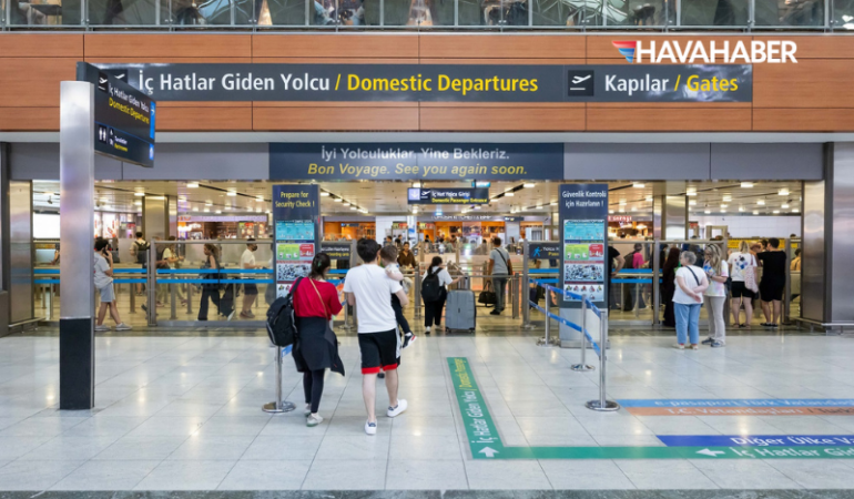 İstanbul Sabiha Gökçen Havalimanı tatil yoğunluğuna hazır