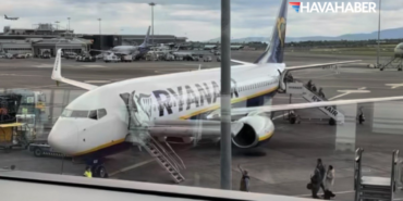 Ryanair Uçağında Kazara Slide Açıldı Yolcular Arka Kapılardan Tahliye Edildi