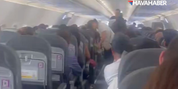 Volaris Uçağında ‘Overbooking’ Krizi: Yolcular 2 Saat Kabinde Bekletildi