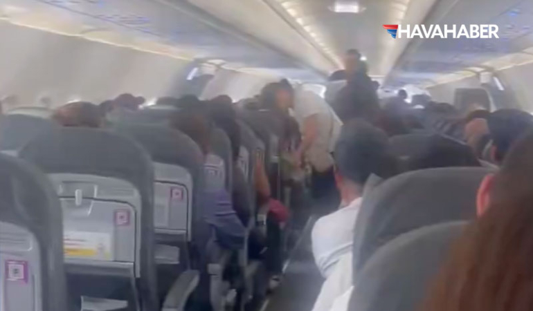 Volaris’e-fazladan-alınan-yolcular-inmeyince-uçaktan-herkes-indirildi-