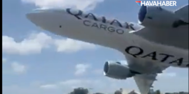 Boeing 777 kargo uçağından nefes kesen alçak geçiş! Görüntüler gündem oldu