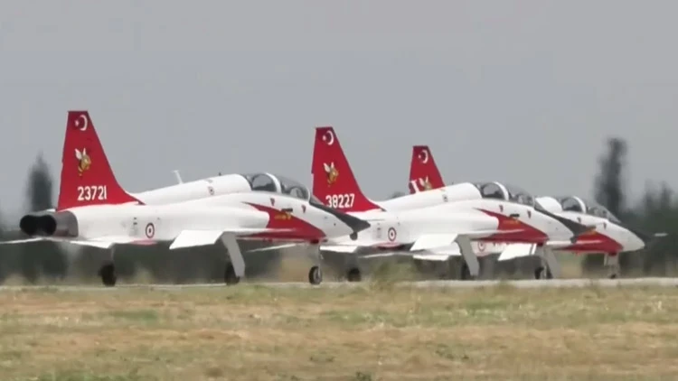 Türk Hava Kuvvetleri 115 yaşında Savaş uçaklarından 'Fil Yürüyüşü'