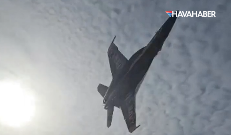 Blue Angels gösterisinde alçak uçuş incelemesi! ABD Donanması soruşturma başlattı