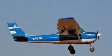 Eğitim uçuşunda dehşet Eğitmen pilot uçaktan atladı, öğrenci tek başına iniş yaptı