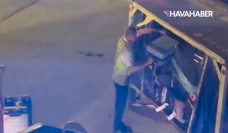 Geciken Delta seferinde örnek davranış Pilot yolcuların bagajlarını kendi elleriyle yükledi