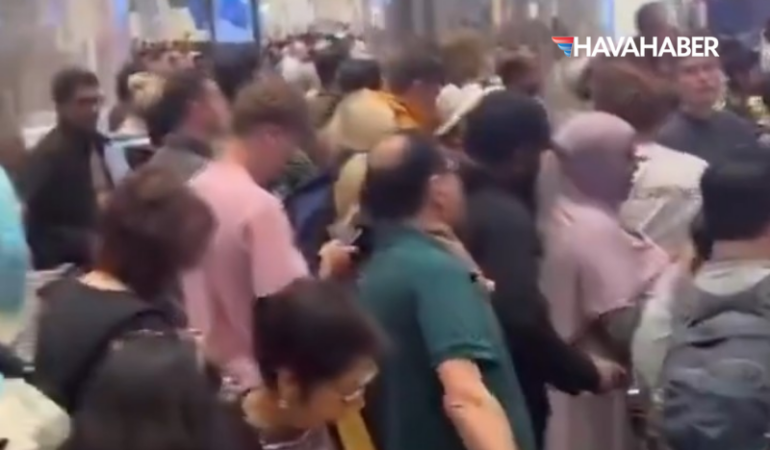 İran-İsrail gerilimi Dubai Havalimanı'nı etkiledi Terminalde uzun kuyruklar oluştu