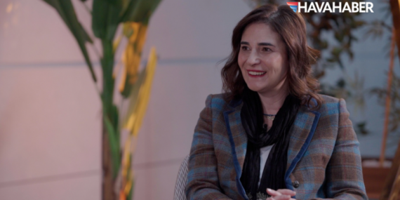 “Havacılıkta Sınır Tanımayan Kadınlar” 5. bölümde Türkiye’nin sesten hızlı uçuş yapan ilk kadın pilotu Hürriyet Munanoğlu’nu ağırladı