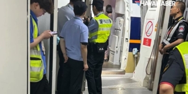 Singapore Airlines uçağında tuvalette sigara içti! Şanghay’da polis gözaltına aldı