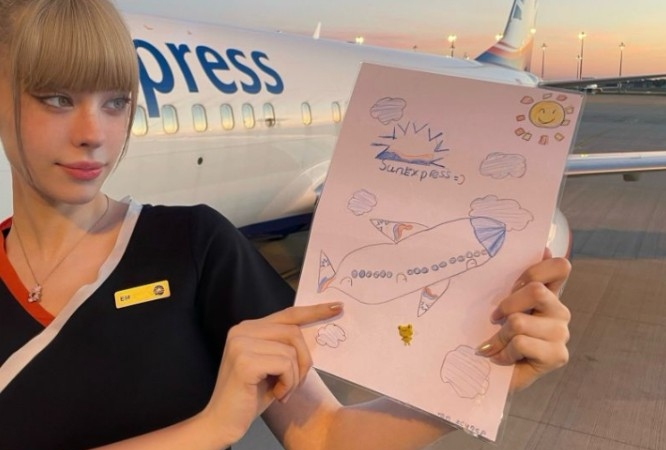 SunExpress Kabin Memuru, Minik Yolcunun Hediyesiyle Duygulandı