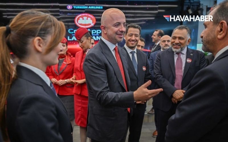 Türk Hava Yolları (THY) Genel Müdürü Ahmet Olmuştur