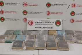 İstanbul Havalimanı’nda 25 kilo uyuşturucu ele geçirildi Pilot kıyafetli şüpheliler aranıyor