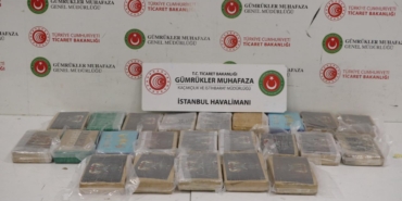 İstanbul Havalimanı’nda 25 kilo uyuşturucu ele geçirildi Pilot kıyafetli şüpheliler aranıyor