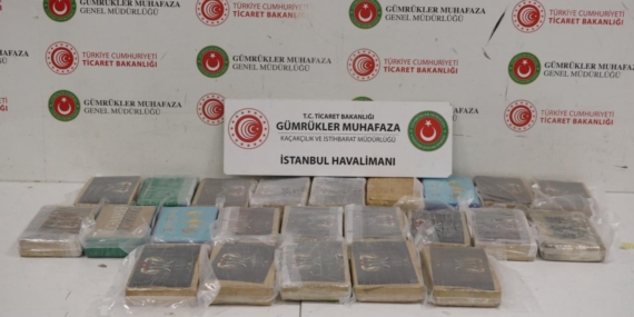 İstanbul Havalimanı’nda 25 kilo uyuşturucu ele geçirildi: Pilot kıyafetli şüpheliler aranıyor