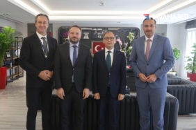SunExpress heyeti, Antalya Havalimanı Hudut Mülki İdare Amiri Halil Avşar’ı makamında ziyaret etti. G