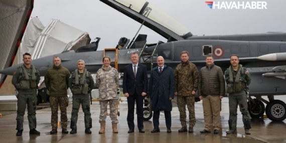Letonya Savunma Bakanı, NATO Görevi Yapan Türk F-16 Pilotlarıyla Buluştu