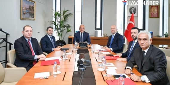 Bakan Ersoy, THY Yönetimi ile Görüştü