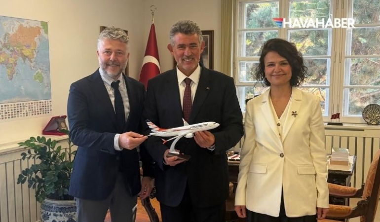 Smartwings’in Pegasus’a devrinin tamamlanmasının ardından şirket yönetimine getirilen Emre Pekesen ve Nur Karabacak, Prag Büyükelçisi Metin Feyzioğlu’nu ziyaret etti.